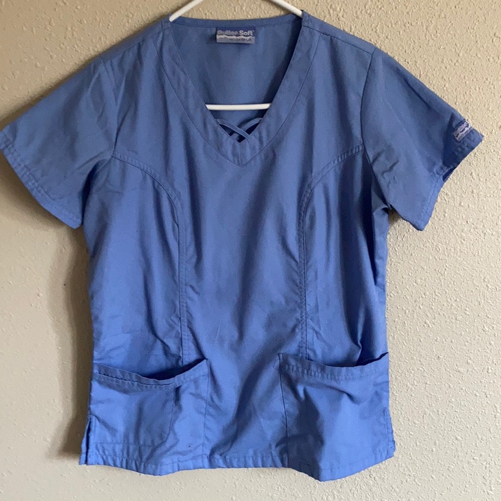 Women’s XS butter-soft scrub top by Uniform Advantage in ceil blue